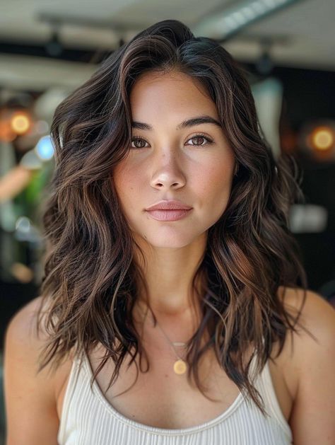 Hair Lengths For Oval Face Shape, Curly Haircuts Square Face, Collarbone Wavy Hair, Wavy Haircut Medium Length, Wavy Hair Medium Haircut, Haircuts For Naturally Wavy Hair Mid Length Medium Curly, Low Maintenance Wavy Haircut, Haircuts For Round Faces Medium Length, Haircut For Wavy Hair For Women