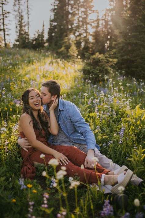 Rainy Engagement Photos, Outdoor Couples Photography, Orange Bouquet, Couple Engagement Pictures, Mountain Engagement Photos, Summer Engagement Photos, Outdoor Couple, Summer Engagement Session, Mount Rainier National Park