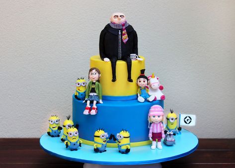 . Despicable Me Cupcakes, Despicable Me Cake, Minion Cupcakes, Decorative Cakes, Cake Wrecks, Minion Cake, Cake Central, Minion Birthday, Gateaux Cake