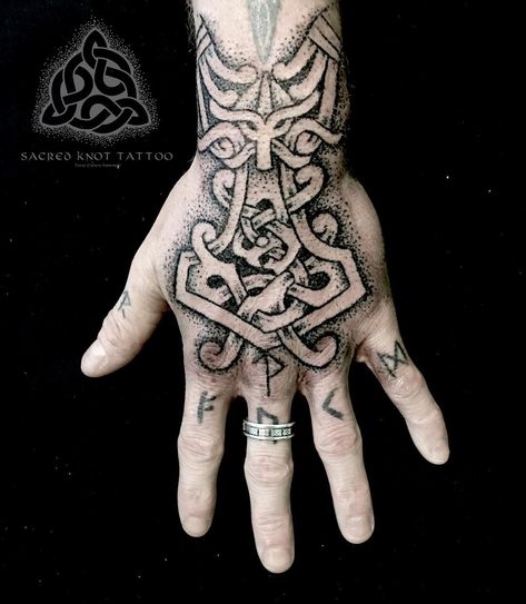 No photo description available. Celtic Hand Tattoos, Ragnarok Tattoo, Thor Hammer Tattoo, Mjolnir Tattoo, Runes Tattoo, Celtic Sleeve Tattoos, Viking Tattoos For Men, Hammer Tattoo, Hand Tattoo Designs