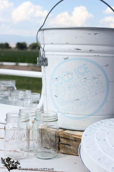 DIY Ice Bucket by The Wood Grain Cottage-this would work on smaller buckets for flowers or individual place setting filled with lobster eating supplies Ice Bucket Ideas, Diy Ice Bucket, Coral Centerpieces, Bucket Ideas, Easy Holidays Crafts, Drink Tags, Cold Ice, Upcycle Decor, Easy Arts And Crafts