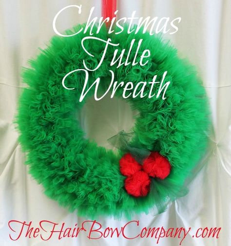 Tulle Christmas Wreath Christmas Tulle Wreath, Tulle Wreath Diy, Simple Christmas Wreath, Christmas Tulle, Tulle Christmas Trees, Tulle Crafts, A Simple Christmas, Diy Tulle, Tulle Wreath