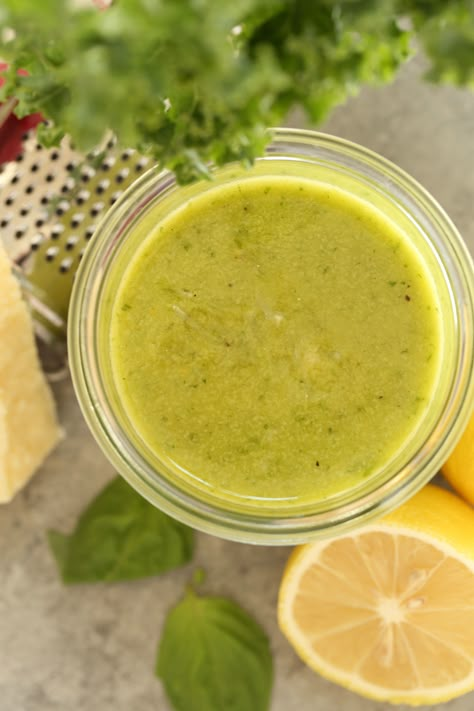 Lemon Basil Vinaigrette, Lemon Salad Dressings, Delicious Healthy Salads, Lemon Salad, Salad Dressing Recipes Healthy, Basil Vinaigrette, Harvest Kitchen, Simple Dressing, Vinaigrette Recipe