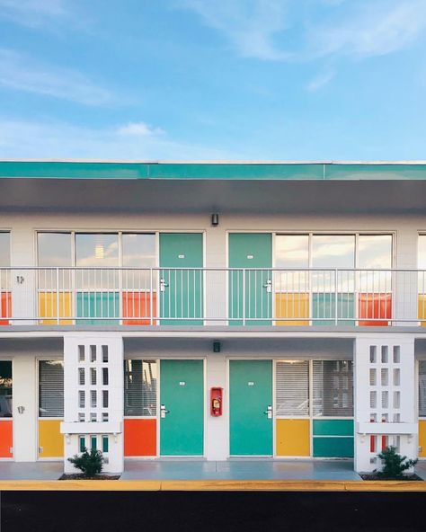 Wes Anderson Architecture, Accidental Wes Anderson, Architecture Video, Accidentally Wes Anderson, Coastal Highway, Savannah Historic District, Boarding House, Organization Board, Apartment Architecture