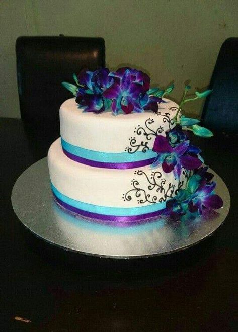 Purple And Teal Wedding Cake, Blue And Purple Wedding Ideas, Purple And Turquoise Wedding Ideas, Purple And Teal Cake, Blue And Purple Wedding Cake, Purple Orchids Wedding, Teal And Purple Wedding, Purple And Blue Wedding, Blue And Purple Orchids