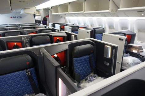 Delta First Class Seats, American Express Centurion, Delta One, Class Awards, Business Class Seats, First Class Seats, First Class Flights, Separate Living Room, Singapore Airlines