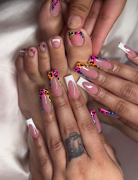 Two Tone Color Nails, Full Colour Nails, Hands And Toes Nails Matching, Hands And Feet Nails, Nail Ideas Birthday, Acrylic Nails Coffin Ombre, Mix And Match Nails, Burberry Nails, Gel Toe Nails