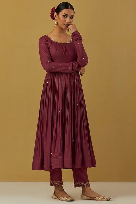 Maroon Embroidered Anarkali Design by Ikshita Choudhary at Pernia's Pop Up Shop 2023 Ikshita Choudhary, Round Neck Anarkali, Gathered Anarkali, Maroon Anarkali, Anarkali Designs, Embroidered Anarkali, Embroidered Dupatta, Anarkali Suit, Embroidered Neckline