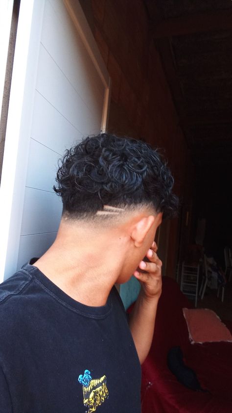 Curly Hair Drop Fade Men, Low Bust Fade, V Fade Curly Hair, Side Hair Designs Men, Curly Hair Drop Fade, Textured Mid Fade, Curly Mid Fade, Low Taper Fade Design, High Taper Fade Curly Hair