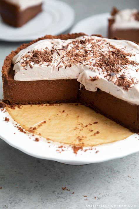 Chocolate Mousse Pie - The Little Epicurean Chocolate Mousse With Gelatin, Mousse Deserts, Outrageous Desserts, Hot Chocolate Espresso, Chocolate Mousse Tart, Chocolate Desserts Fancy, Graham Cracker Crust Recipe, Chocolate Graham Cracker Crust, Chocolate Mousse Pie