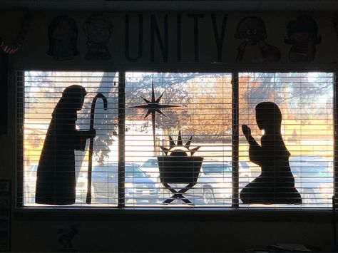 Nativity Shower Curtain, Nativity Scene Window Display, Window Sillouhette, Nativity Window Display, Christmas In The Classroom, Classroom Windows, Classroom Kindergarten, Classroom Window, Window Markers