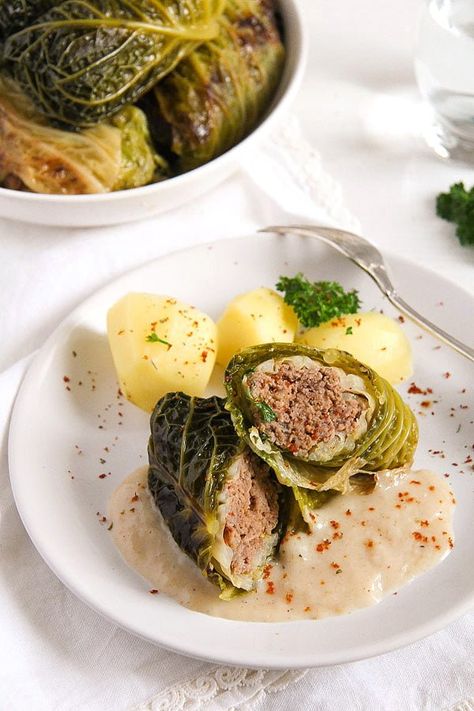 Traditional German stuffed savoy cabbage rolls with minced meat served with a comforting white sauce and boiled potatoes. #whereismyspoon #savoycabbagerolls #stuffedsavoycabbage #germansavoycabbage #germanstuffedcabbage #germancabbagerolls German Cabbage Rolls, German Meat, Gorgonzola Cheese, Savoy Cabbage, Cabbage Rolls, Minced Meat, Cabbage Recipes, Dried Beans, German Food