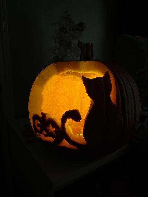 Cat Carved In Pumpkin, Rabbit Pumpkin Carving, Easy Cat Pumpkin Carving Ideas, Jjk Pumpkin Carving, Cat Pumpkin Ideas, Alice And Wonderland Cat, Fish Pumpkin Carving, Cat Pumpkin Carving Ideas, Pumpkin Carving Ideas Cat