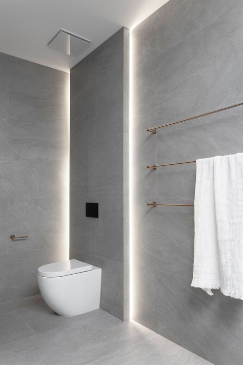 Led Light Bathroom Ideas, Bathroom Niche Design, Light Grey Bathrooms, Bathroom Niche, Toilette Design, Dark Bathrooms, Lighting Bathroom, Bright Bathroom, Led Bathroom Lights