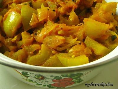 Green Tomato Curry, Onion Curry, Bharta Recipe, Tomato Chutney Recipe, Mushroom Curry, Green Tomato Recipes, Tomato Curry, Kitchen Green, Tomato Chutney