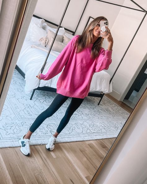 Aerie Sweatshirt Outfit, Pink Sweatshirt Outfit, Oversized Sweatshirt Outfit, Aerie Sweatshirt, 2024 Wardrobe, Style Goals, Fall Clothes, Sweatshirt Outfit, Down To Earth