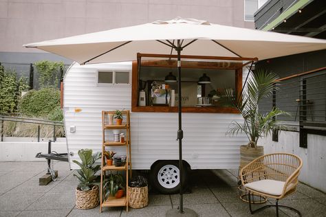 Coffee Trailers Design, Cute Coffee Trailer, Coffee Trailer Ideas Mobile Bar, Coffee Tent Ideas, Cute Coffee Truck, Mobile Coffee Trailer Layout, Food Truck Decor, Coffee Trailer Layout, Hippie Coffee Shop