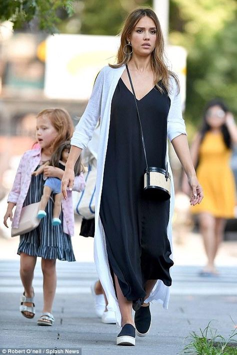 Jessica Alba wearing Vince Warren Sneakers and Babaton For Aritzia Jeremy Dress Black Maxi Outfit, Jessica Alba Summer Style, 36 Year Old Women, Jessica Alba Clothes, 36 Year Old Women Style, Jessica Alba Airport Style, Jessica Alba Maternity Style, Dress And Denim Jacket, Jessica Alba Paparazzi