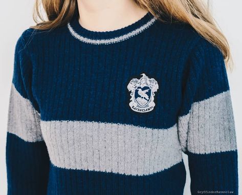 ravenclaw clothes sweater Harry Potter Website, Ravenclaw Outfit, Stile Harry Potter, Ravenclaw Pride, Ravenclaw Aesthetic, Ravenclaw House, Harry Potter Ravenclaw, Images Harry Potter, Harry Potter Houses