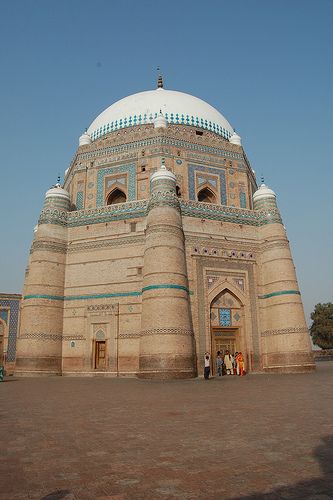 Multan, Pakistan Pakistan Mosque, Pakistan Mosque Aesthetic, Culture Of Pakistan, Multan Pakistan, Historical Places In Pakistan, Pakistani People, Pakistani Art, Pakistan Culture, Lahore Pakistan