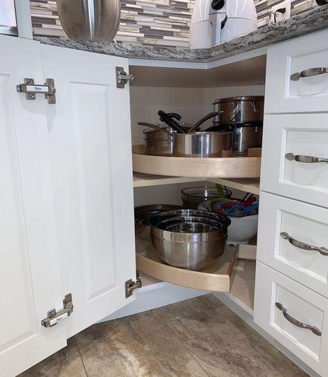 Kitchen Lazy Susan Ideas, Organize Lazy Susan Cabinet, Lazy Susan Corner Cabinet, Kitchen Lazy Susan, Apartment Dining Area, Big Kitchen Design, Lazy Susan Cabinet, Stylish Kitchen Design, Ideas For Organizing