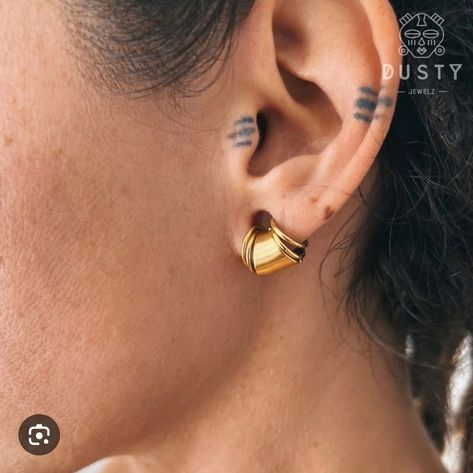 Tiny Stretched Ears, Multiple Ear Piercings With Gauges, Stretched Ears Heart, Stretched Ears With Earrings, Ear Mapping, Gauges Jewelry, Tunnel Earrings, Gauged Ears, Stretched Ear Lobes