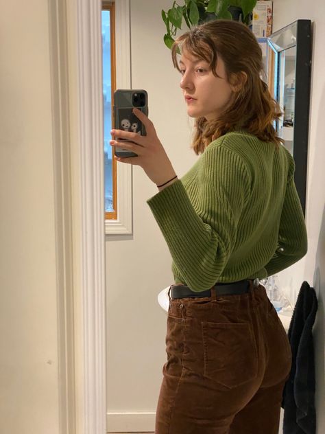 cutest brown corduroy pants for the fall! Brown Flare Pants Outfit Aesthetic, 70s Brown Pants Outfit, Green Top Brown Pants Outfit, Dark Brown Courdory Pants Outfit, Brown Corduroy Pants Outfit 70s, Brown Corteroid Pants Outfit, Dark Corduroy Pants Outfit, Brown Corduroy Trousers Outfit, Marron Pants Outfit