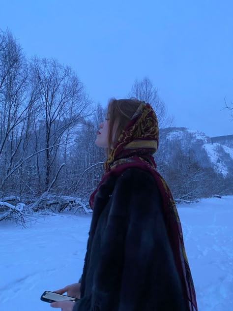 Sovietcore Fashion, Slavic Culture Aesthetic, Russian Aesthetic Girl, Russian Head Scarf, Slavic Winter, Slavic Core, Scarf Aesthetic, Slavic Aesthetic, Russian Vibe