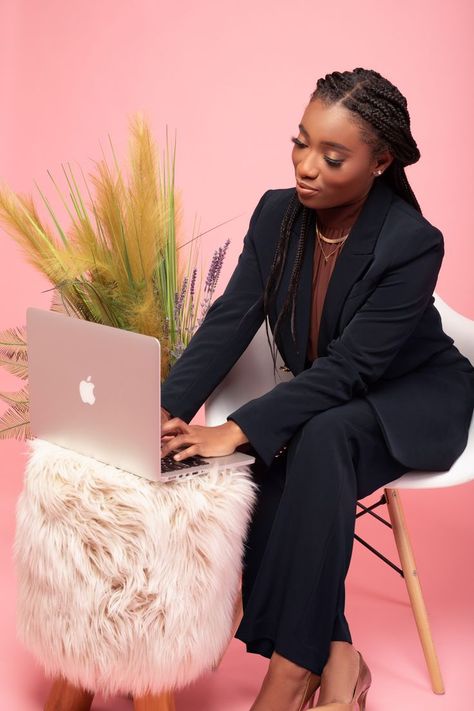 Professional Headshots With Braids, Female Entrepreneur Photoshoot Studio, Nonprofit Photoshoot, Professional Headshots Black Women With Braids, Headshot Hairstyles, Headshot Styles, Hairstyles Professional, Corporate Lifestyle, Business Shoot