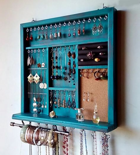 Organizador De Bijouterie Aros Collares Anillos . | Mercado Libre Jewelry Storage Wall, Bedroom Redecorating, Display Earrings, Diy Earring Holder, Jewelry Storage Diy, Redecorating Ideas, Earring Frame, Stackers Jewellery, Mirror Jewelry Storage