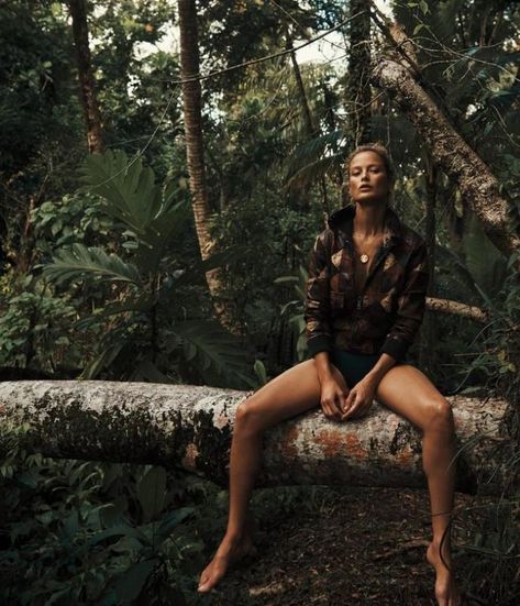 Carolyn Murphy Says 'Welcome to the Jungle', Lensed By Lachlan Bailey For WSJ Magazine May 2018 — Anne of Carversville Springs Photoshoot Ideas, Jungle Woman, Caroline Murphy, Jungle Pictures, Lachlan Bailey, Goddess Beauty, Water Goddess, Paris April, Summer Editorial