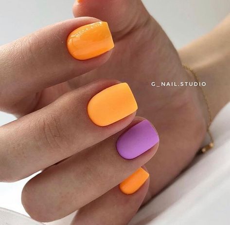 Matte Summer Nails, Two Different Colored Nails On Each Hand, Cute And Easy Nails, Manicure 2023, Summer Nails Coffin, Summer Nails 2023, Bubble Nails, Designs For Short Nails, Easy Nails