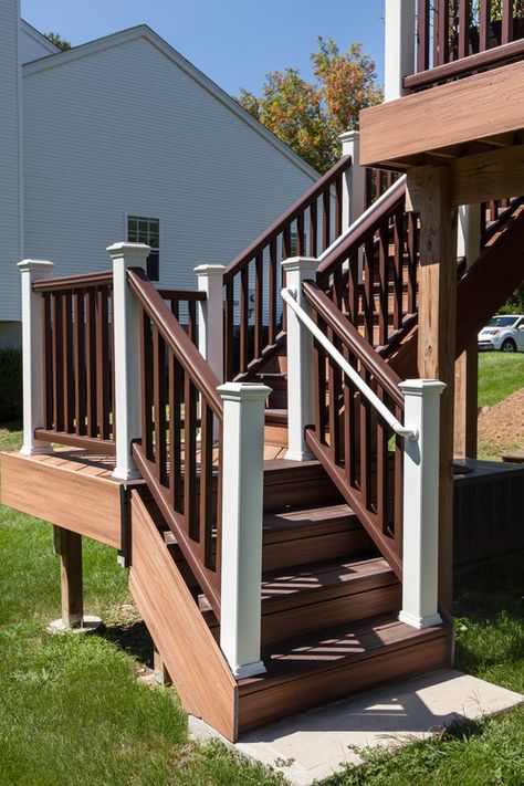 2nd Story Deck Ideas Staircase, Deck Stairs Ideas Second Story, Tall Deck Stairs, Tall Decks With Stairs, Deck Stairs With Landing Second Story, 2nd Story Deck Stairs, Deck Stairs Landing, Landing Stairs, Deck Steps