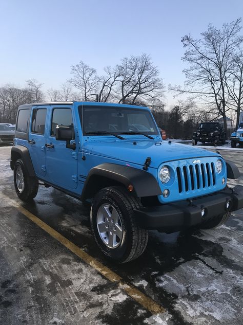 Jeep wrangler chief blue Black Jeep With Blue Accents, Light Blue Jeep Aesthetic, Cute Jeep Interior, Blue Jeep Aesthetic, Jeep Color Ideas, Light Blue Jeep Wrangler, Blue Jeep Wrangler Aesthetic, Blue Jeep Wrangler Accessories, Jeep Wrangler Accessories Interiors