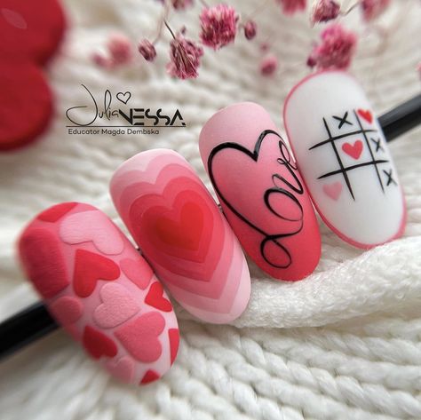 Valentines Nail Art Designs, Mickey Nails, Art Deco Nails, Nails Art Ideas, Valentine Nail Art, Nail Drawing, February Nails, Heart Nail Art, Gel Nails Diy