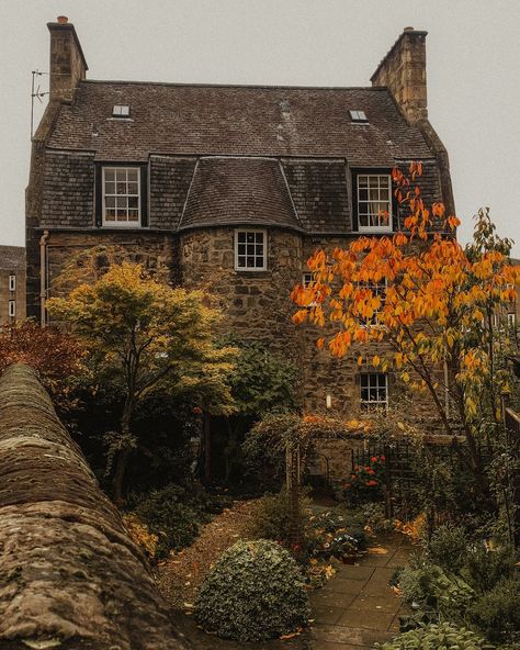 “I will cut adrift—I will sit on pavements and drink coffee—I will dream; I will take my mind out of its iron cage and let it swim—this fine October.” {Virginia Woolf} ~ A moment of appreciation for Edinburgh in October. If you’re visiting in the next couple of weeks, you’re in for an absolute treat! 🍁🍂🧡🎃 British Countryside, Virginia Woolf, Drink Coffee, My Mind, Edinburgh, Architecture Design, Virginia, The Next, Dream House