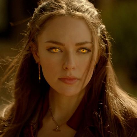 Daniel Rose Russell, Scarlet Witch Costume, Daniella Rose, Disney Fun Facts, The Darkest Minds, Amy Pond, Vampire Diaries Cast, Magic Aesthetic, Hope Mikaelson