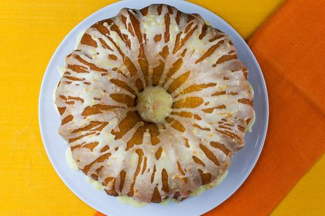 Lemon-Orange Pound Cake - Buttery, soft pound cake laced with lemon and orange zest and topped with a delicious citrusy glaze. Bursting with citrus flavors this cake just screams spring dessert! Lemon Orange Pound Cake, 7up Pound Cake, Pudding Cakes, Orange Pound Cake, Fruit Cake Recipe, Incredible Cakes, Icing Recipes, Lemon Bundt Cake, Fruitcake Recipes