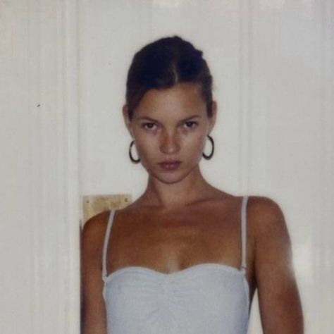 kate moss’ lover on Instagram: "kate moss random photos i've been saving! - this is probably my favorite Mossy Mix ever 🖤" Kate Moss Interview, Young Kate Moss, Kate Mess, Supermodel Body, Lila Moss, Kate Moss Style, Miss Moss, 90s Models, Female Hair