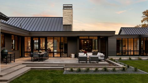 Dakota Prairie Residence - PKA Architecture (en-US) Prairie Style Houses, Contemporary House Exterior, Modern Barn House, Modern Barn, Prairie Style, Dream House Exterior, Residential Architecture, Ranch House, Contemporary House