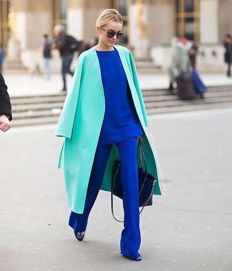 Monochromatic Fashion, Color Blocking Outfits, Monochromatic Outfit, Cool Winter, Moda Paris, Neue Outfits, Stil Elegant, Paris Street, Green Outfit