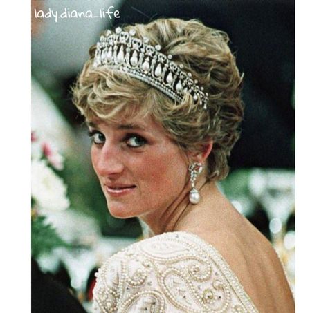 Lovers Knot Tiara, Lovers Knot, Prins William, Princess Diana Fashion, Prins Harry, Princess Diana Family, Princess Diana Photos, Princes Diana, Diana Fashion