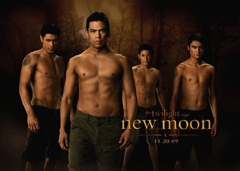 Still of Chaske Spencer, Bronson Pelletier, Alex Meraz and Kiowa Gordon in New Moon Bronson Pelletier, New Moon Movie, Sam Uley, Chaske Spencer, Twilight Wolf Pack, Alex Meraz, Twilight Wolf, Billy Burke, Twilight Saga New Moon