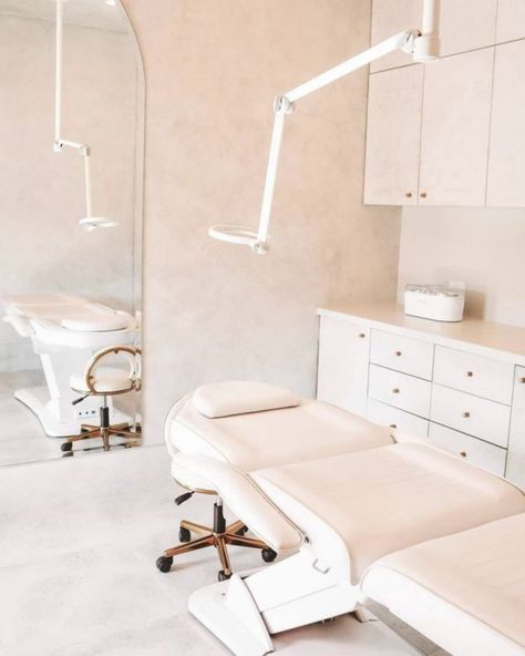 Dreams Spa, Esthetician Room Decor, Esthetics Room, Spa Room Decor, Spa Interior Design, Medical Office Design, Salon Suites Decor, Esthetician Room, Clinic Interior