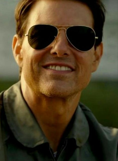 Photo Top Gun: Maverick 2022 Tom Cruise Maverick 2022, Maverick Tom Cruise 2022, Tom Cruise Sunglasses, Maverick Top, Tom Cruise Hot, Mens Inspo, Stick Season, Tom Cruise Movies, Mastermind Group