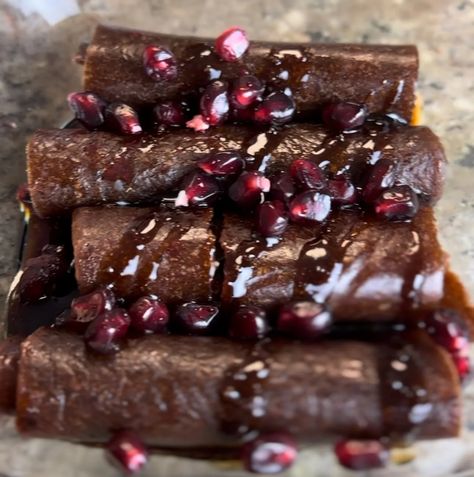 Lavashak Rolls- Persian Fruit Leather Cottage Cheese Ranch, Desserts Indian, Food Persian, Persian Desserts, Desert Food, Ranch Packet, Cafe Vibes, Persian Cuisine, Fruit Leather