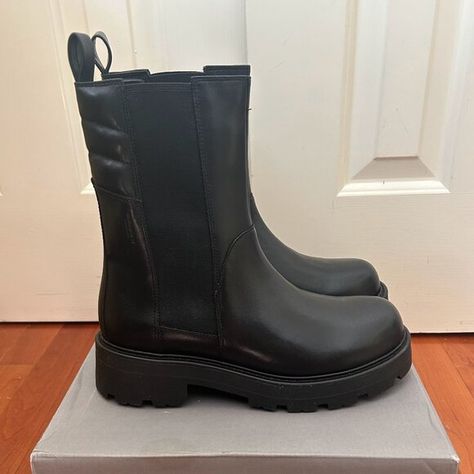 Vagabond Shoemakers Black Cosmo 2.0 Boots Vagabond Shoemakers, Vagabond Shoes, Chunky Chelsea Boots, Boots Chunky, Chelsea Boot, Black Leather Boots, Boot Shop, Cow Leather, Leather Boots