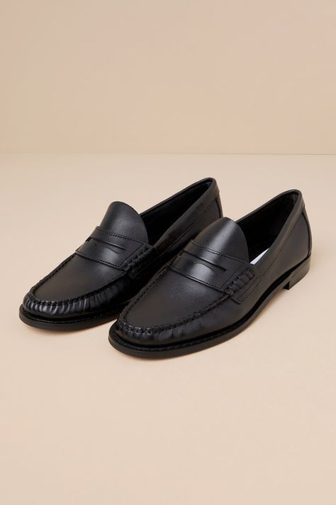 Effortlessly complete any sophisticated look with a polished design like the Steve Madden Kingston Black Leather Flat Loafers! Smooth genuine leather shapes these chic loafers that feature an almond toe upper (with a classic cutout strap at the vamp) and a notched collar. The sleek slip-on design makes these shoes the perfect pick for simple styling! Available in whole sizes only. 0. 75" rubber heel. Lightly cushioned insole. Rubber sole has nonskid markings. Genuine Leather Upper. Balance Man Made Materials. Imported. Lulus | Kingston Black Leather Flat Loafers | Size 8. Flat Loafers, Black Leather Flats, Black Leather Loafers, The Vamps, Notched Collar, Rubber Heels, Leather Flats, Leather Slip Ons, Kingston