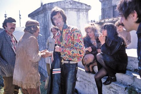 25 Rarely Seen Behind the Scenes Photographs From the Making of ‘Easy Rider’ (1969) ~ Vintage Everyday Peter Fonda Easy Rider, Peter Fonda, Karen Black, Dennis Hopper, Henry Fonda, Swinging Sixties, Jack Nicholson, Easy Rider, Film Industry