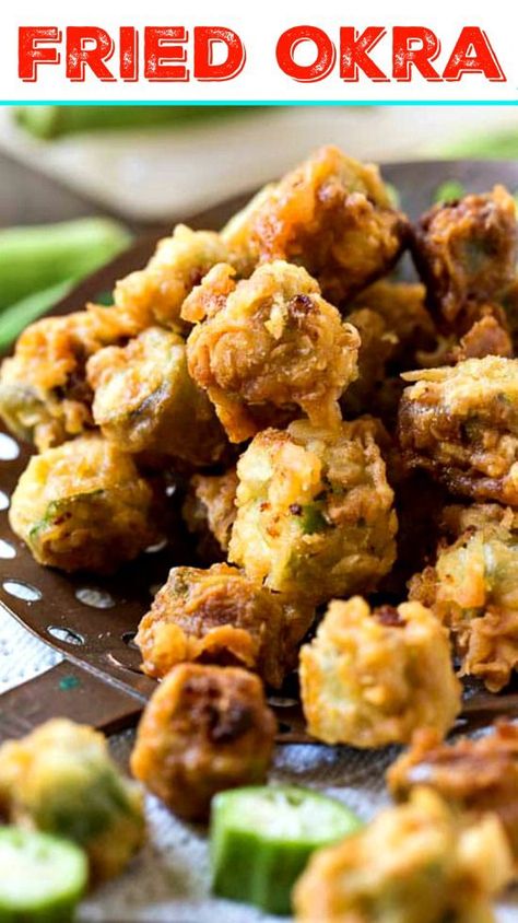 Fresh summer okra, sliced and coated with flour and then fried until golden. Fresh Okra Recipes, Fried Okra Recipe, Burgers Vegetarian, Southern Fried Okra, Cooking Japanese, Fried Veggies, Okra Recipe, Spicy Southern Kitchen, Fried Okra